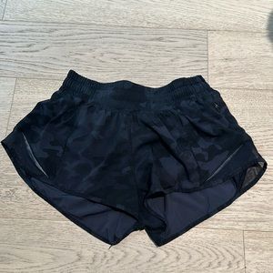 2.5 inch black camo lululemon shorts